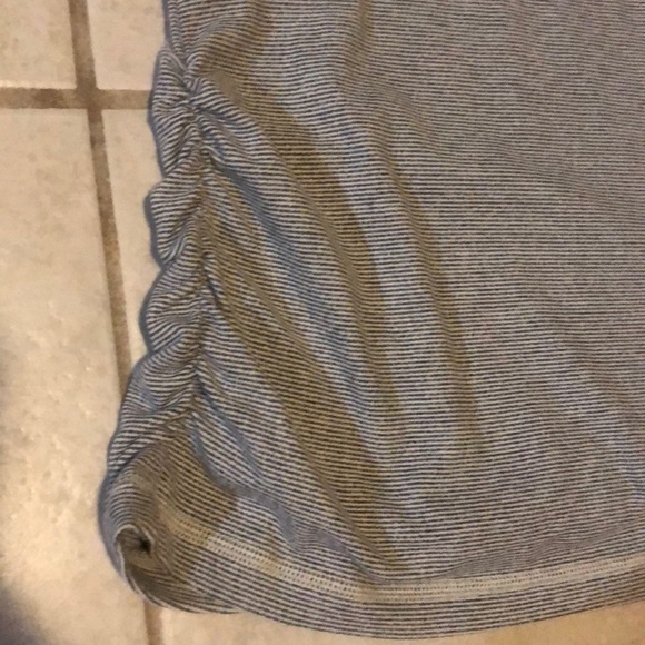 Lucy Yoga sleeved shirt Medium Striped - Picture 3 of 5